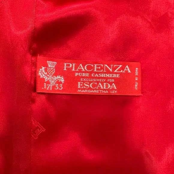Escada Red Double-Breasted Cashmere Blazer β Luxury Italian Tailoring - Picture 6 of 10